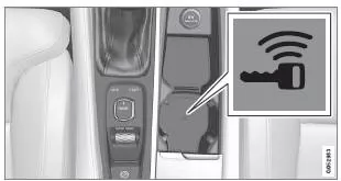 Lage des Schlüssellesegeräts in der Tunnelkonsole